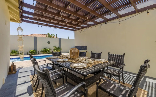 Beautiful 3br4ba Amazing Location w Private Pool