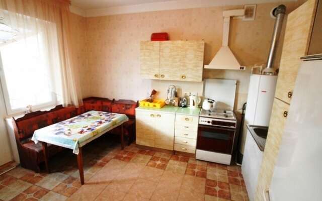 Na Krasnozelenykh 38 Guest House