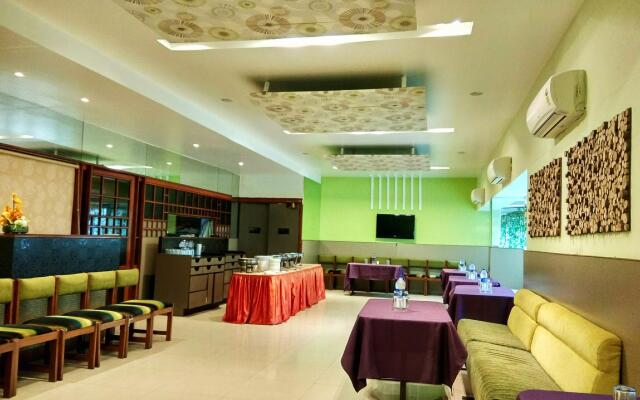 Hotel Raviraj