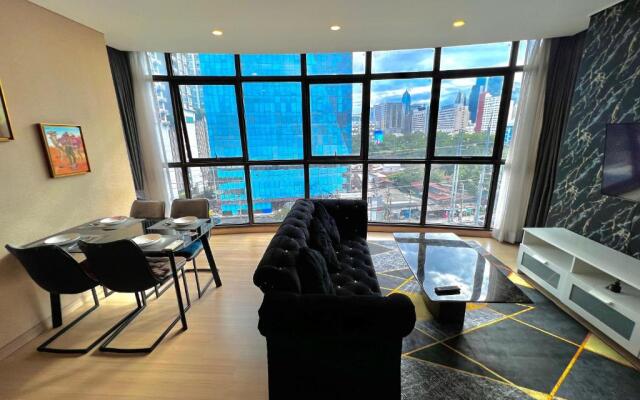 2bedroom condo in heart of Bangkok