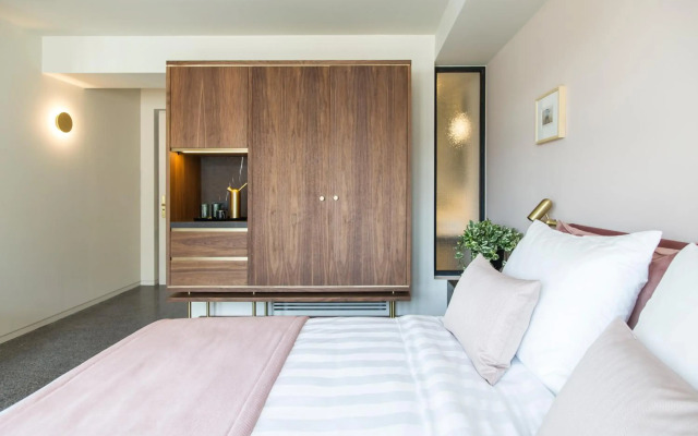 Perianth Hotel