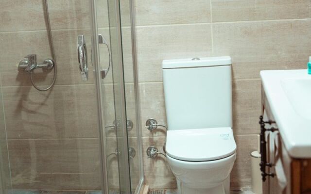 Qara Otel