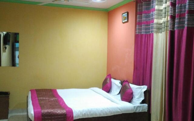 FabHotel Deepak Residency