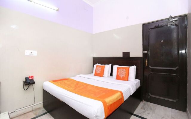OYO 11417 Hotel Lotus