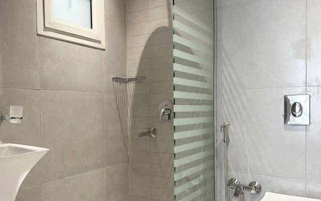 Ar Rabi F-7 Luxurious Creativity GX12