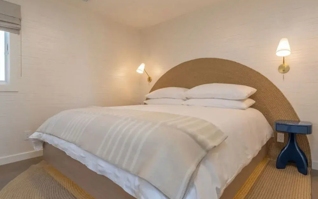 The Shoals Suites and Slips