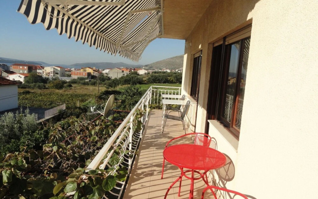 Tomi - With Large Terrace - A1