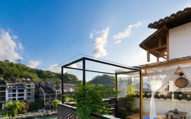 Riverside courtyard of Luan Xiyin mountain, Zhenyuan