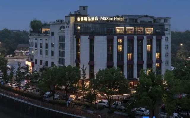 MaXim Hotel