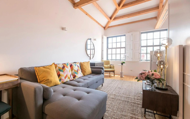 Newly Renovated Cozy Central Loft w/ AC by LovelyStay