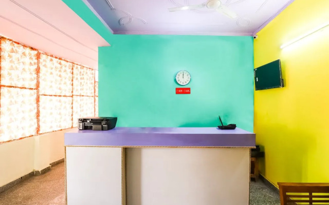 OYO 37728 Raghav Residency