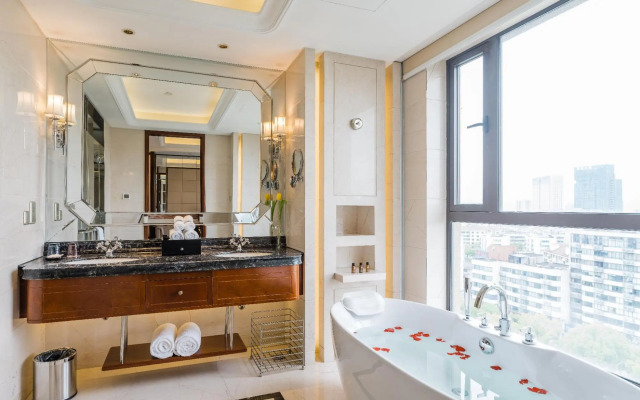 S & N International Hotel Linhai