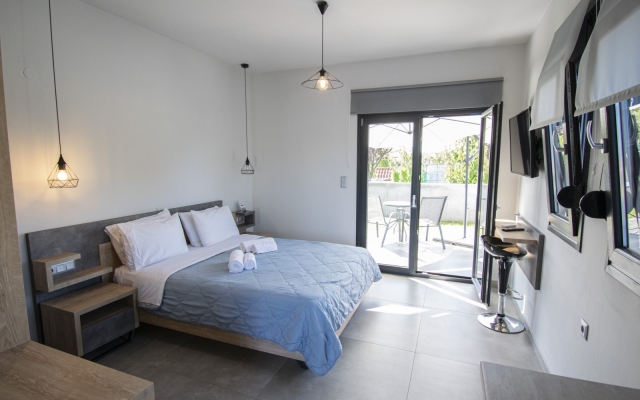 TheaSea Luxury Suites- Studio Suite 1