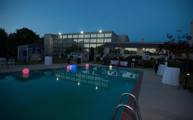 Exton Hotel & Conference Center