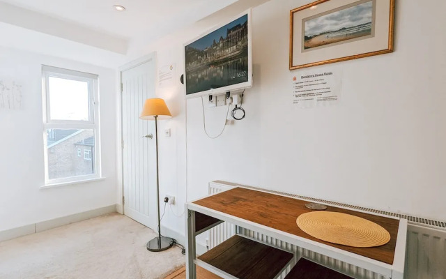 The Isabella Studio by Richmond Park