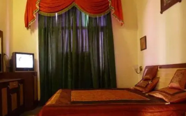 Hotel Kapoor Palace