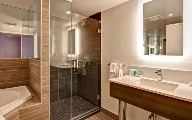 Hampton Inn & Suites by Hilton Calgary-Airport