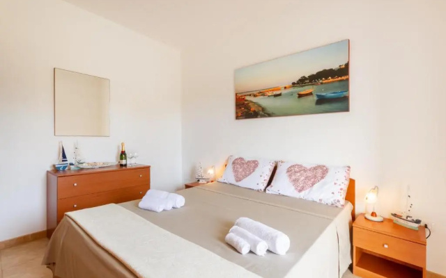 Luxury Holiday Home With Swimming Pool in Torre Lapillo