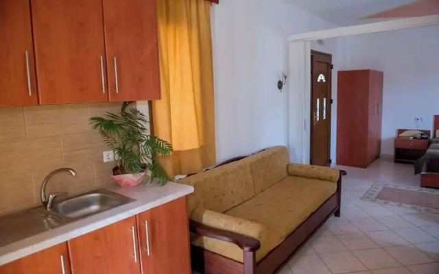 A Spacious and Bright Studio With Balcony No1111