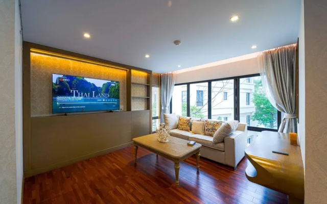 4 Bed Beachfront Condo SP43