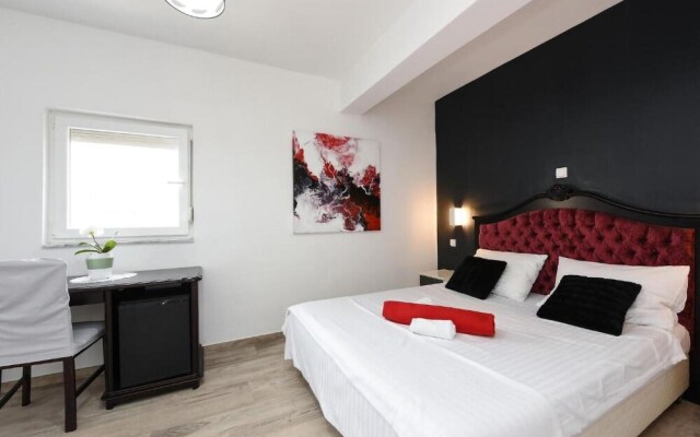 Amazing Home in Zadar with Hot Tub, Sauna & WiFi