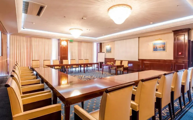 Hotel President Solin