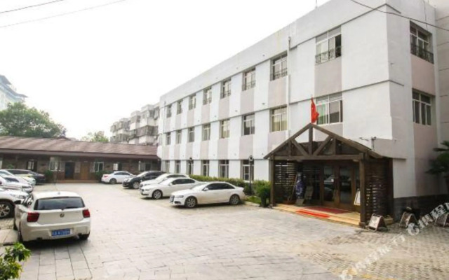 1+1 Theme Hostel