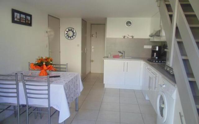 Maison avec piscine collective sur Gruissan 6MIN39