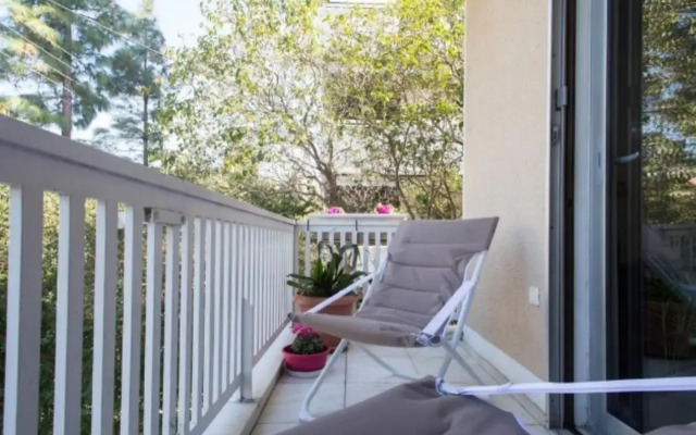 Spacious 2b/r Stay at Glyfada's Center
