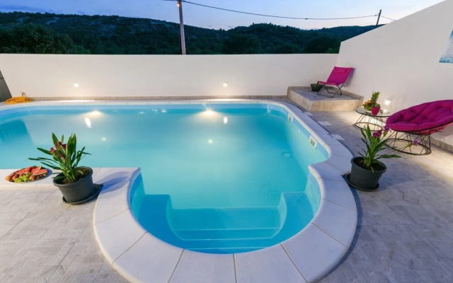 Mario - With Pool - H