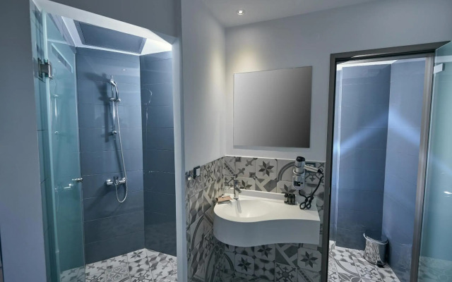 Blue Bottle Boutique Hotel