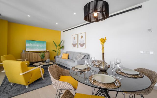 Levi in Fuengirola with 2 bedrooms and 2 bathrooms