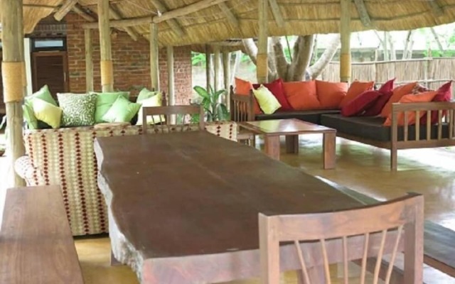 Simbamwenni Lodge and Camping