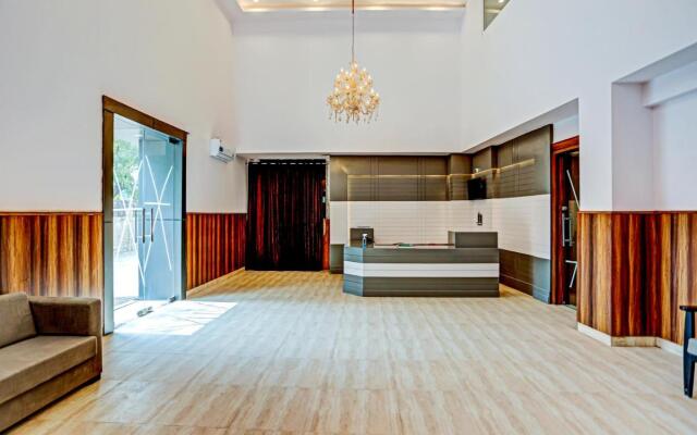 Hotel Noida Grand