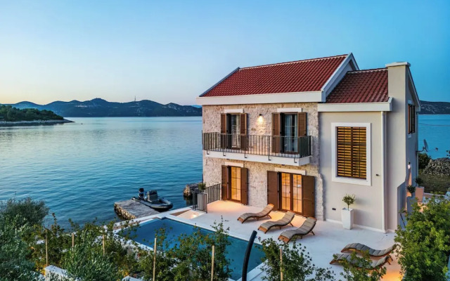 Sea front Villa Draga - infinity pool