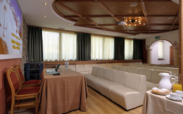 Tevini Dolomites Charming Hotel