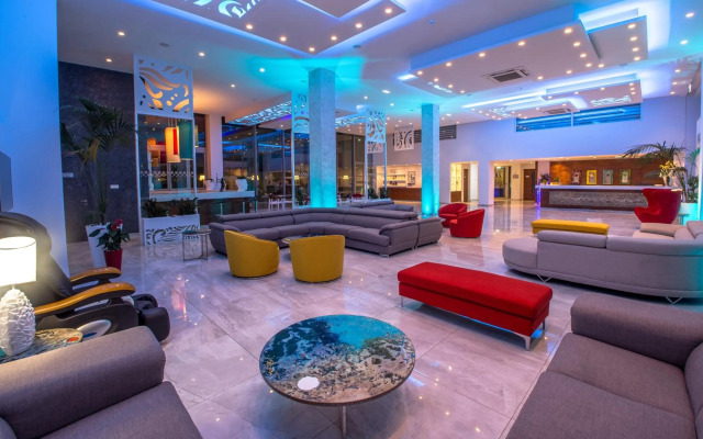 Nicholas Color Hotel