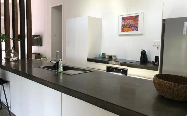 Sunshine Beach Hideaway