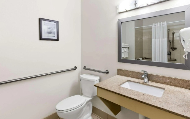 Quality Inn and Suites Springfield Southwest near I-72