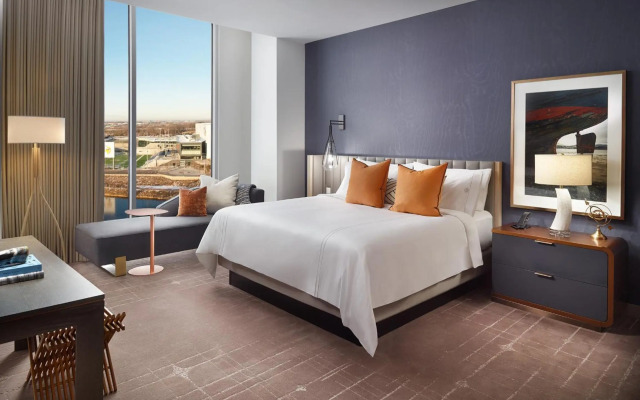 Omni Viking Lakes Hotel