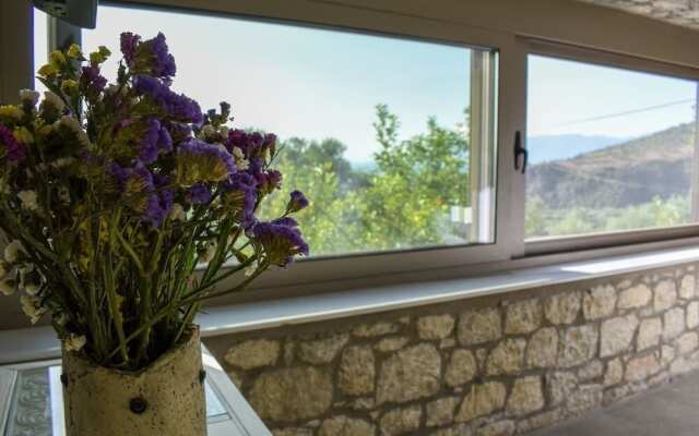 Stone studio/Amazing seaview/1km to the beach