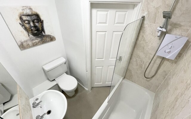 Pool Hill Terrace - Two Bedroom Apartment