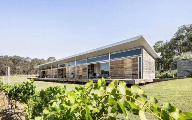 The Longhouse - Suite 3