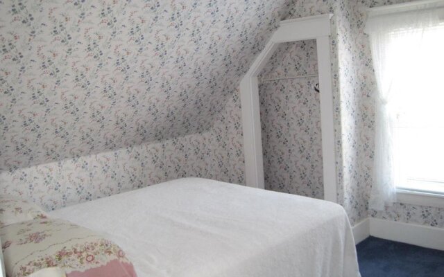 The Olde Village Inn