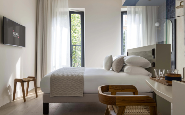 Ikonik Jean Medecin Hotel - Image 6