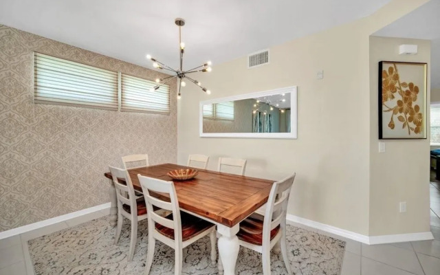 4741clock Unit208 3 Bedroom Townhouse