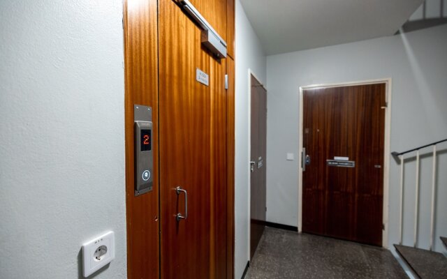 2ndhomes Cozy 1BR Apartment with Balcony