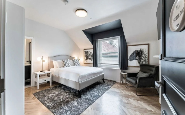 The Inn On Officers Garden