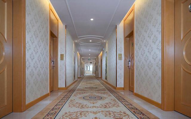 Vienna Hotel Guangdong Zhaoqing Sihui Center Jade Expo Market