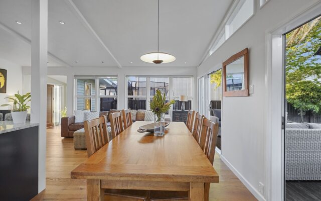 Gorgeous Family Home-Fully Fenced & Toys